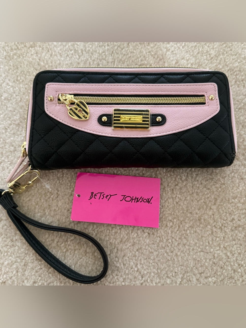 NWT Betsey Johnson Colorblock Quilted Zip-Around Wristlet Wallet